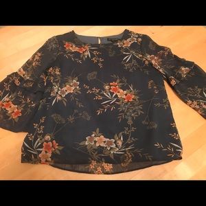 Banana Republic floral top. XS